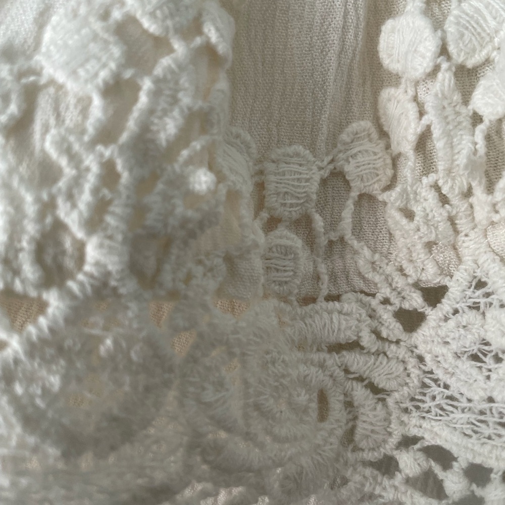 Off shoulder Ruffle Top - Picture 3 of 6